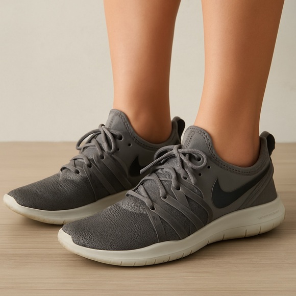 Nike Gray Women's Sneakers, size 8 - Picture 1 of 8